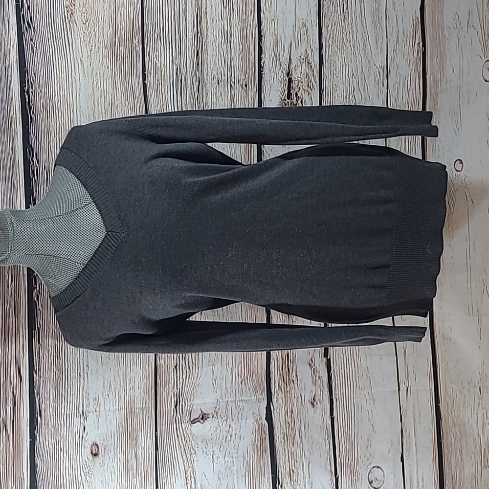 iZ Byer women's XL sweater v neck